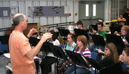 Burke to conduct final concert for NHS