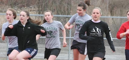 Norwich track jumps out to opening win