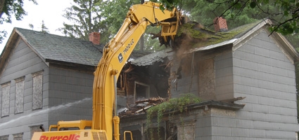 City demolishes Grove Ave. house