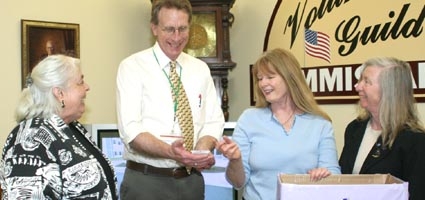 Local DAR chapter makes donation to Oxford Vets’ Home