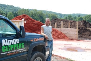 Mulch man’s business thrives at a new location