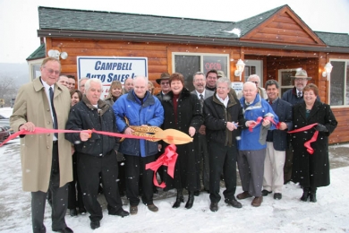 Ribbon cut on Campbell's Auto Sales