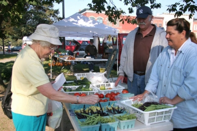 Farmers markets promote healthy living locally