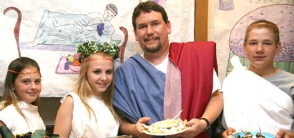 S-E sixth graders show life in ancient Greece