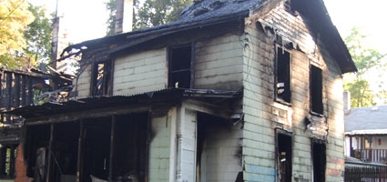 Fire destroys vacant house in New Berlin