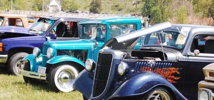 Rolling Antiquers show highlights Memorial Day Weekend