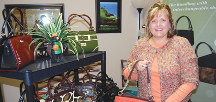 Purse store opens in downtown Norwich