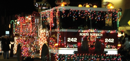 Norwich ushers in holiday season with 15th annual Parade of Lights