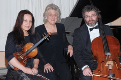 ‘Star Trio’ to perform in Norwich next weekend
