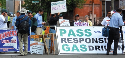 Crowd of nearly 300 at Wednesday’s EPA hearing mostly opposed to hydraulic fracturing