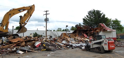 McDonald's torn down, to build anew
