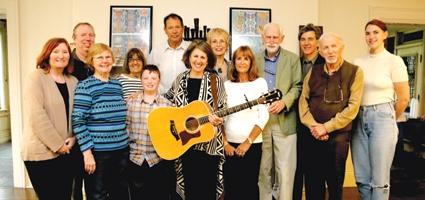 Peri Smilow performs at Norwich Jewish Center