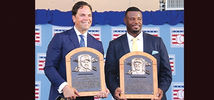 What makes a legend? Piazza, Griffey Jr. inducted into Cooperstown Baseball Hall of Fame