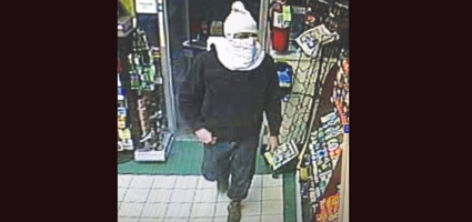 Police: Armed robbery in Norwich, suspect at large