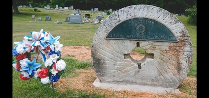 Volunteers relocate Veterans Monument to Riverside Cemetery