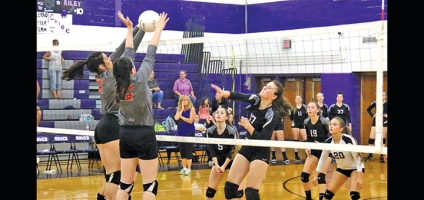 Norwich crushes third set to top Lady Warriors