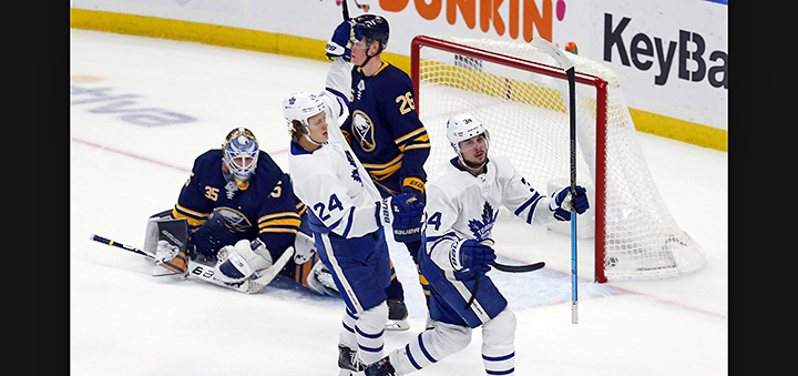 Matthews nets 2nd goal late in OT as Maple Leafs edge Sabres