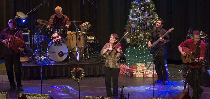Arts council presents Eileen Iver's Joyful Christmas