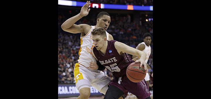Tennessee holds off Colgate to advance to NCAA second round