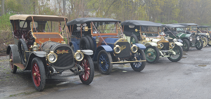 Northeast Classic Car Museum attracts convoy of antique luxury cars