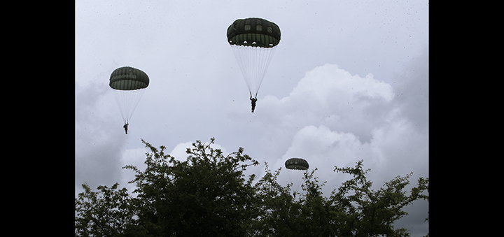 D-Day veterans among parachutists recreating Normandy drops