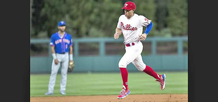 Kingery lifts Phillies over Mets 5-2 to avoid sweep