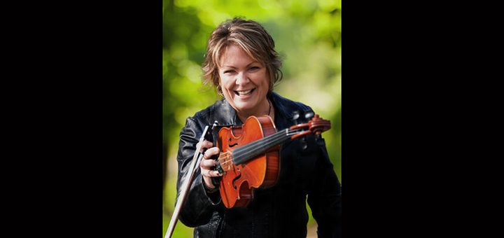 Master Fiddler Eileen Ivers performs at EOH