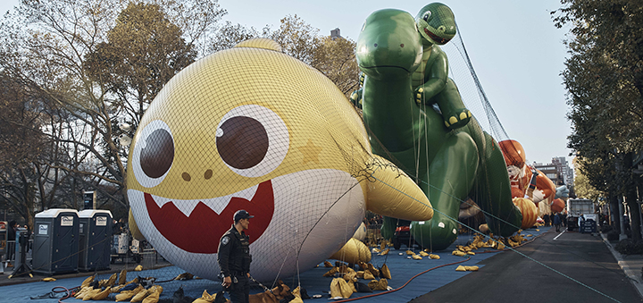 High-flying balloon characters star in Thanksgiving parade